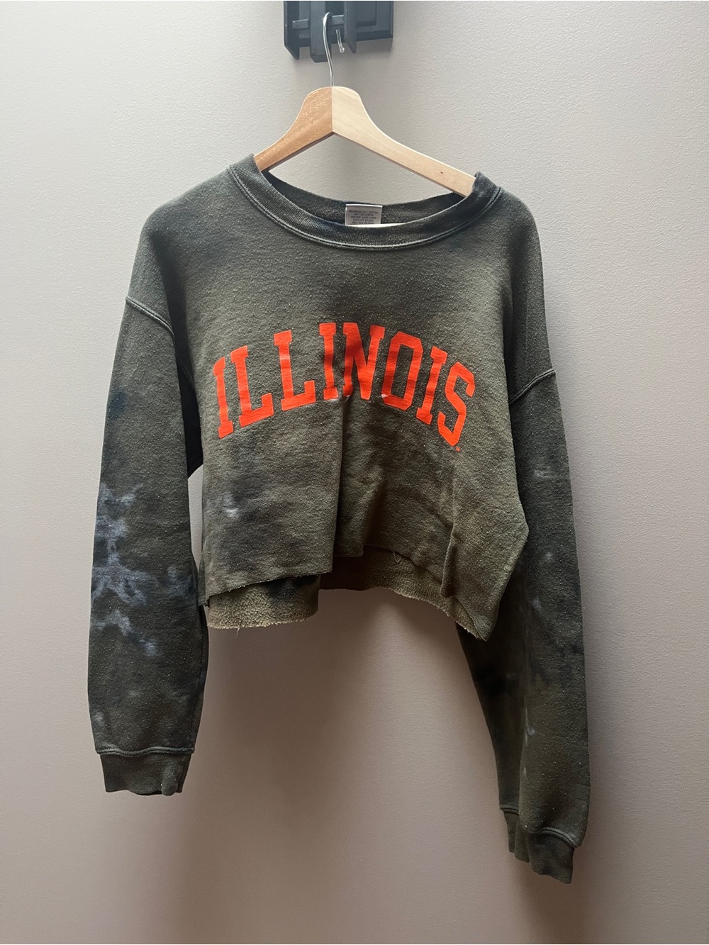 Illinois Cropped Distressed Crewneck Sweatshirt